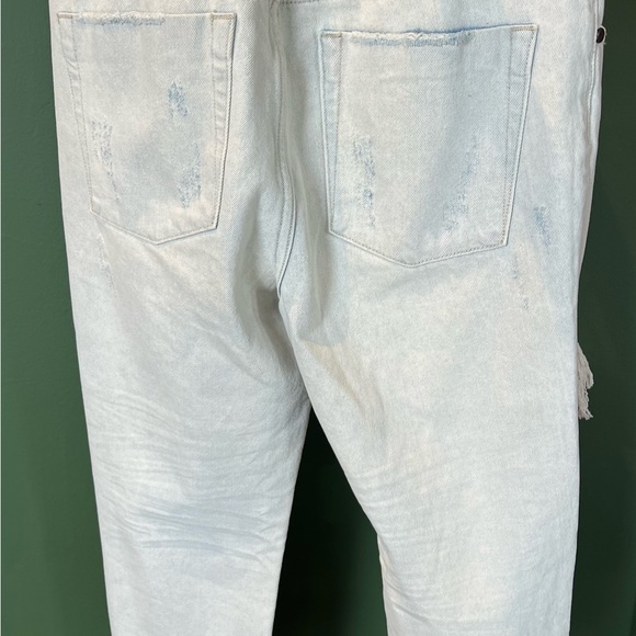 1 teaspoon very distressed, crop denim size 28. - Picture 5 of 8